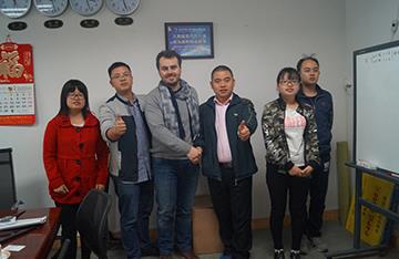 聚力外貿團隊與美國天線客戶
